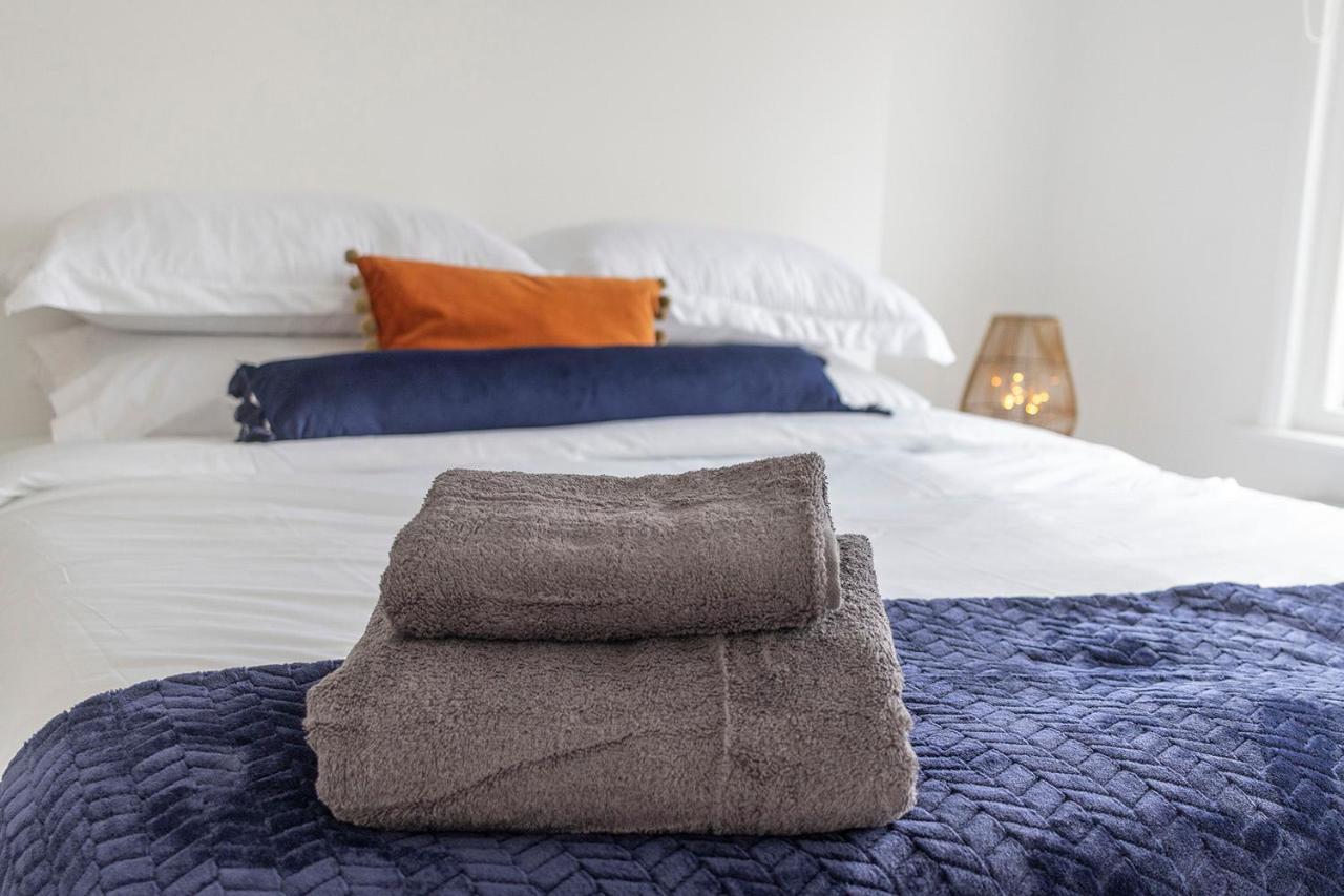 Luxe Garden House For 6 In Central 엑서터 외부 사진