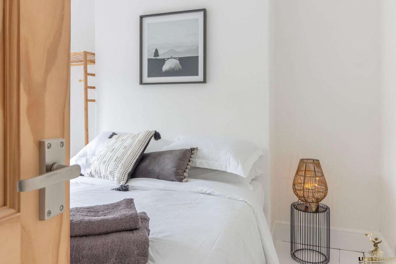 Luxe Garden House For 6 In Central 엑서터 외부 사진