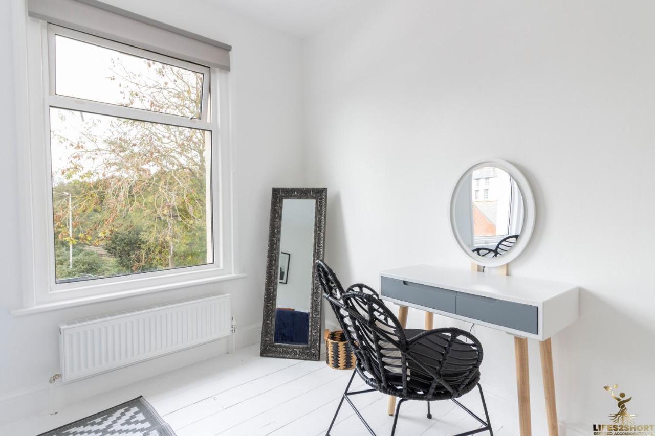 Luxe Garden House For 6 In Central 엑서터 외부 사진